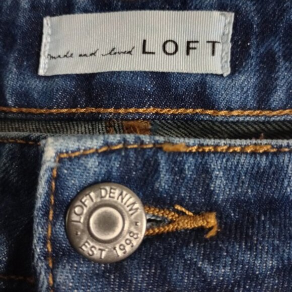 Loft The Curvy Straight Crop Distressed Jeans - Picture 2 of 9